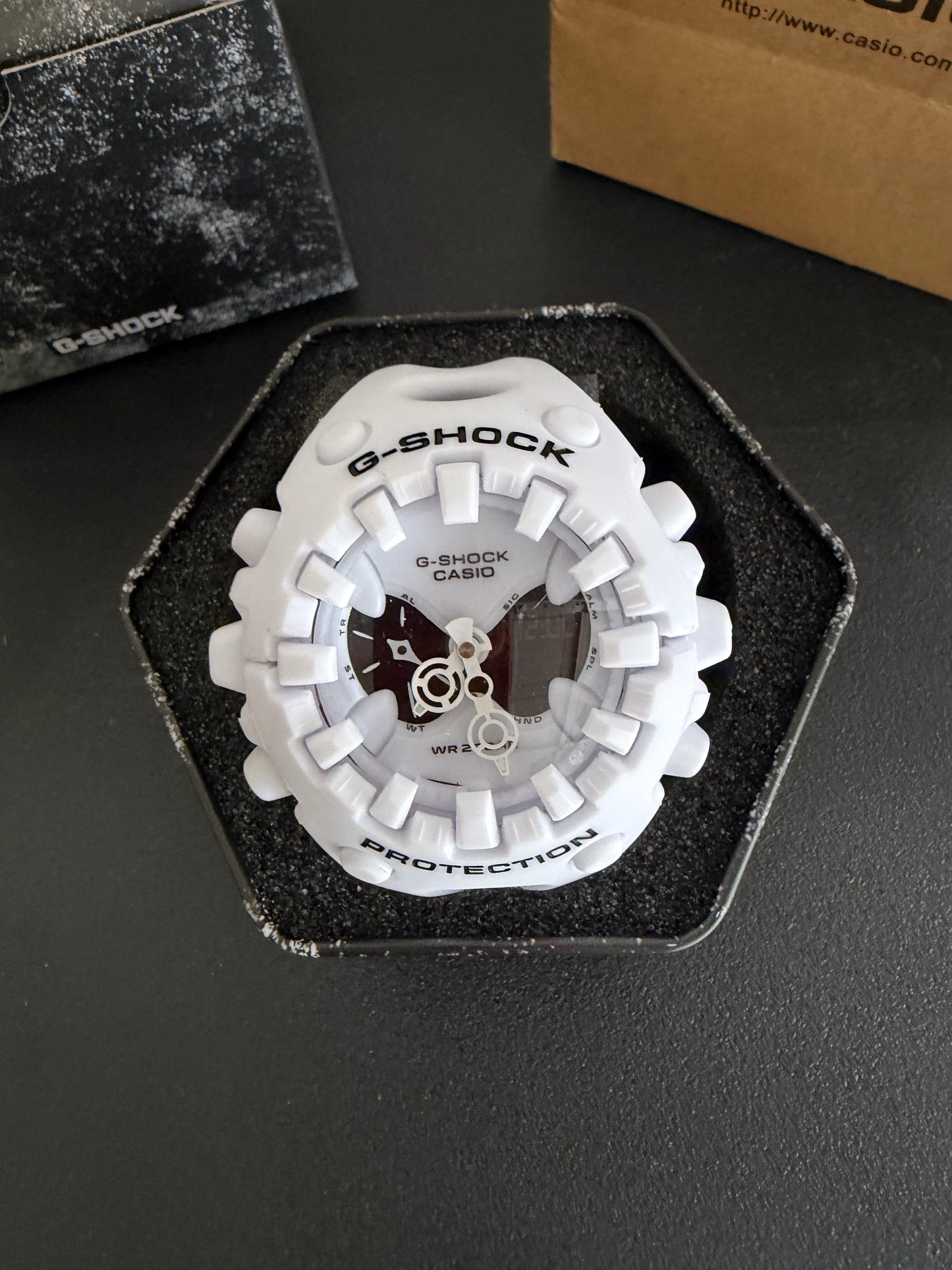 Custom White G